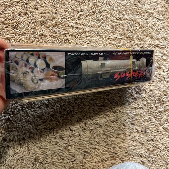 BNWT (still in original sealed package) Make-your-own sushi kit!! - Picture 2 of 5